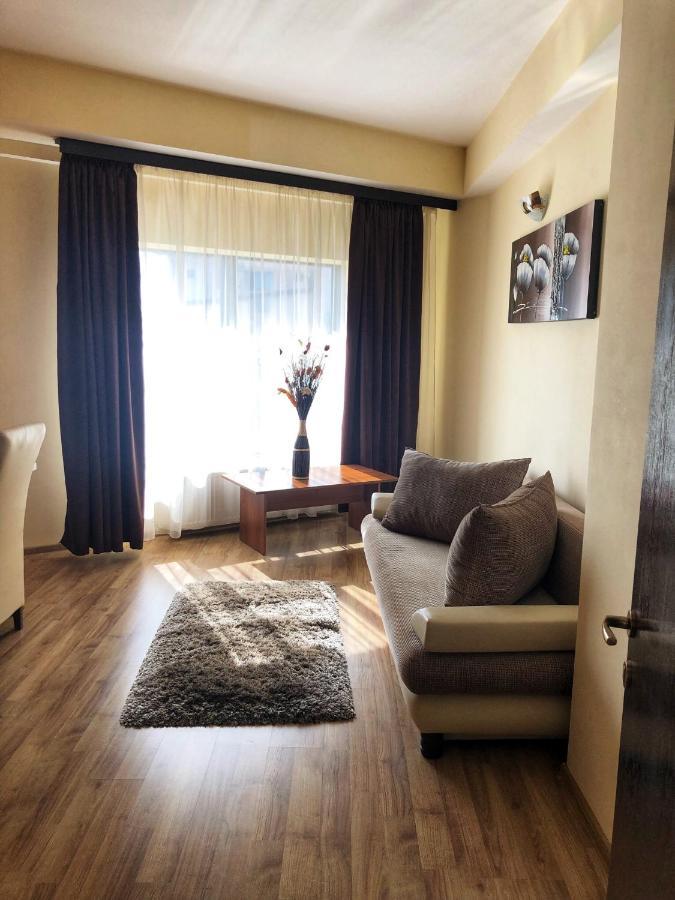 Hotel Crystal Palace Râmnicu Vâlcea Kültér fotó