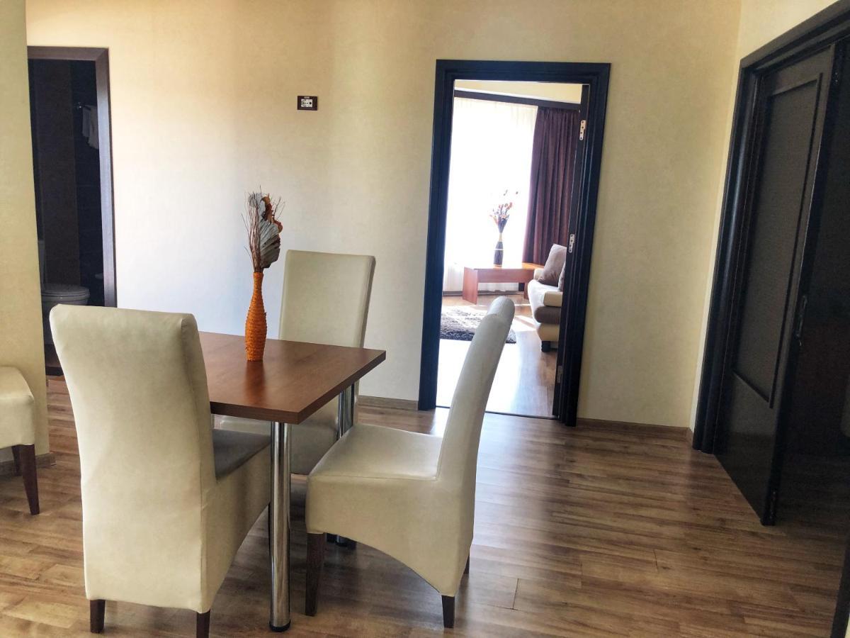 Hotel Crystal Palace Râmnicu Vâlcea Kültér fotó