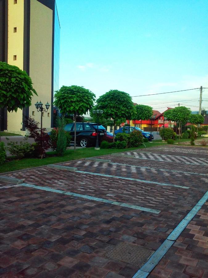 Hotel Crystal Palace Râmnicu Vâlcea Kültér fotó